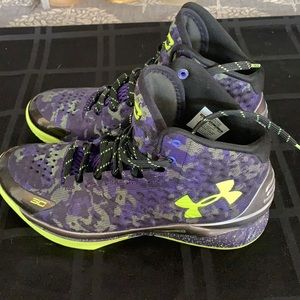 Underarmour size 9 runners high top